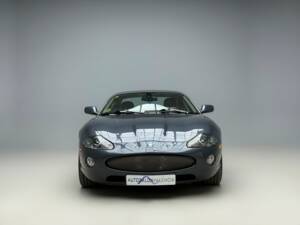 Immagine 3/21 di Jaguar XK8 4.2 (2004)