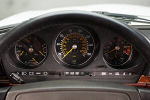 Image 36/48 of Mercedes-Benz 560 SL (1988)