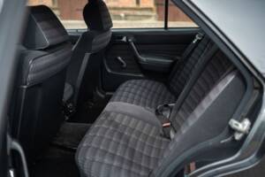 Bild 47/74 von Mercedes-Benz 190 E (1990)