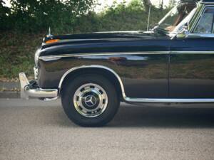 Imagen 17/43 de Mercedes-Benz 220 S (1957)