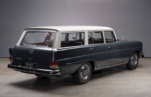 Bild 10/31 von Mercedes-Benz 230 S Universal (1967)