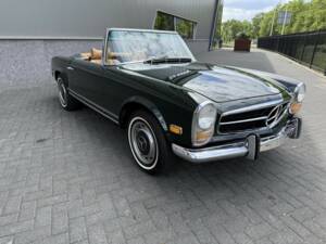 Image 8/50 de Mercedes-Benz 280 SL (1969)