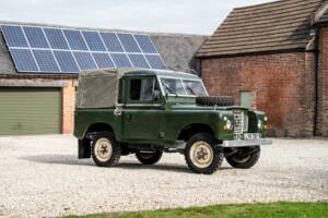 Image 1/50 of Land Rover 109 (1983)