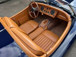 Image 2/50 de Jaguar XK 140 OTS (1956)