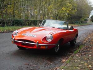 Image 3/18 de Jaguar E-Type (1968)