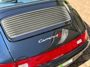 Afbeelding 32/33 van Porsche 911 Carrera 4S (1996)