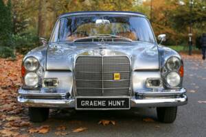 Image 19/50 of Mercedes-Benz 220 SE b (1966)