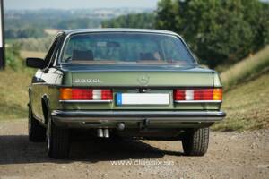 Image 11/17 of Mercedes-Benz 280 CE (1977)