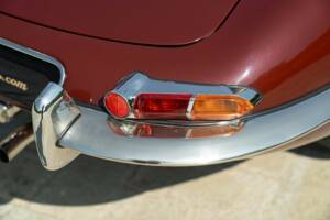 Image 31/50 de Jaguar E-Type 3.8 (1964)