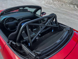 Immagine 18/24 di Mazda MX-5 1.6 (1992)