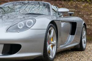 Image 30/50 de Porsche Carrera GT (2005)