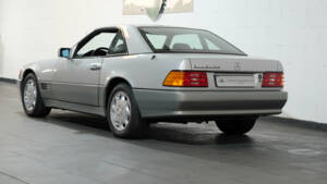 Image 6/38 of Mercedes-Benz 300 SL (1990)