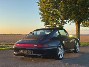 Bild 5/13 von Porsche 911 Carrera 4S (1997)