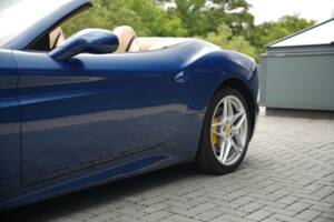 Image 46/50 of Ferrari California T (2015)