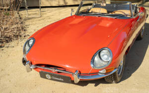 Image 15/54 of Jaguar Type E 4.2 (1965)