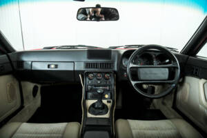 Image 7/50 of Porsche 924 S (1987)