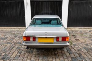 Obraz 43/50 pojazdu Mercedes-Benz 500 SEL (1984)
