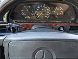 Image 17/29 of Mercedes-Benz 500 SEL (1990)