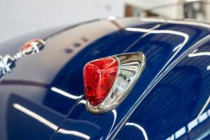 Immagine 38/62 di Jaguar XK 140 OTS (1954)