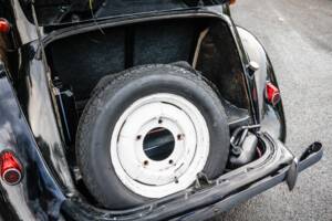 Immagine 35/37 di Citroën Traction Avant 11 BL (1955)