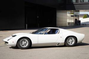 Afbeelding 66/74 van Lamborghini Miura P 400 (1968)