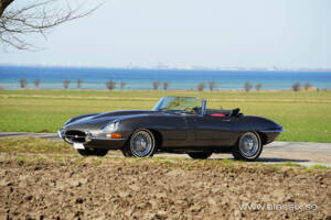Image 11/20 of Jaguar E-Type 4.2 (1966)