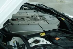 Image 35/50 of Mercedes-Benz SL 55 AMG (2003)
