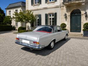 Bild 10/19 von Mercedes-Benz 280 SE 3,5 (1970)