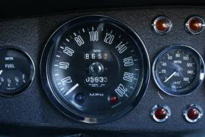 Image 46/50 of Aston Martin DBS V8 (1972)