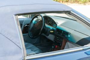 Image 21/45 of Mercedes-Benz 500 SL (1990)