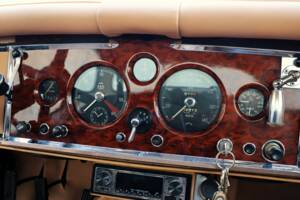 Image 34/50 of Jaguar XK 150 FHC (1959)