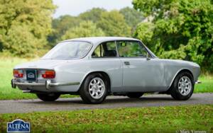 Bild 51/62 von Alfa Romeo 2000 GT Veloce (1974)
