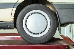 Immagine 42/50 di Audi 80 quattro  -  1.8S (1987)