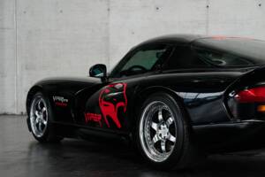 Image 15/50 of Dodge Viper GTS (2005)