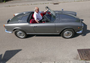 Image 10/68 de Alfa Romeo Giulia 1600 Spider (1964)