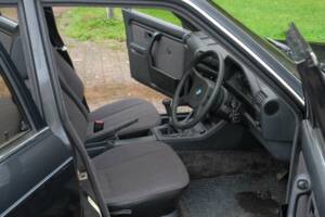 Immagine 48/50 di BMW 320i (1986)