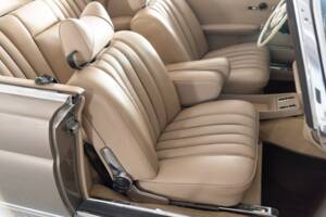 Bild 32/42 von Mercedes-Benz 280 SE 3,5 (1971)