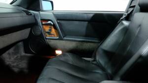 Image 12/33 de Mercedes-Benz 500 SL (1990)