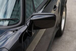 Image 21/108 de Porsche 911 Carrera 3.2 (1989)