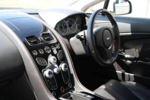 Image 9/24 de Aston Martin V12 Vantage S (2015)