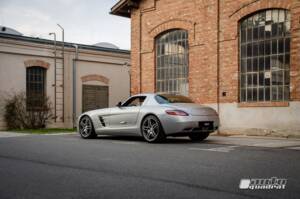 Afbeelding 4/18 van Mercedes-Benz SLS AMG (2011)
