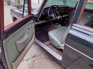 Image 13/34 of Rover 3 Litre Mk II (1963)