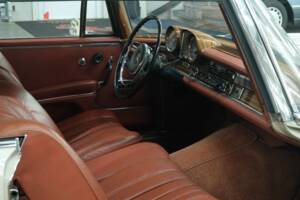 Image 35/50 of Mercedes-Benz 300 SE (1966)