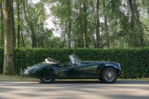 Image 7/50 of Jaguar XK 120 DHC (1953)