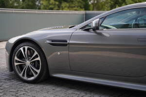 Immagine 43/50 di Aston Martin V12 Vantage (2012)