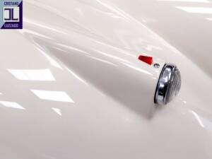 Image 18/74 of Jaguar XK 140 OTS (1956)