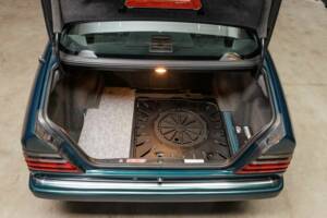 Image 31/40 de Mercedes-Benz E 220 (1995)