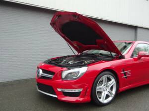 Image 66/99 of Mercedes-Benz SL 63 AMG (2012)
