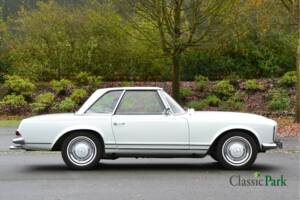 Image 33/50 of Mercedes-Benz 250 SL (1966)