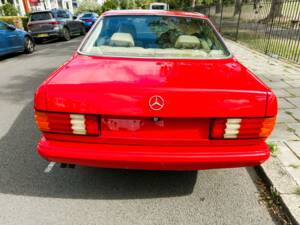 Bild 17/24 von Mercedes-Benz 420 SEC (1989)